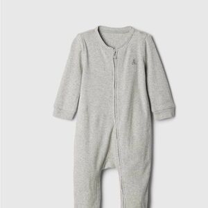 NWOT Gap Baby cozy footie for your LO! 3-6 months